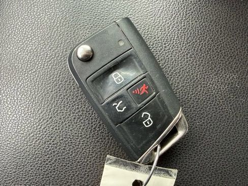 Used 2019 Volkswagen e-Golf SEL Premium image 17