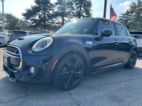Used 2018 MINI Cooper S FWD image 1