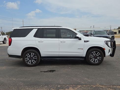 Used 2024 GMC Yukon AT4 AWD/4WD image 5