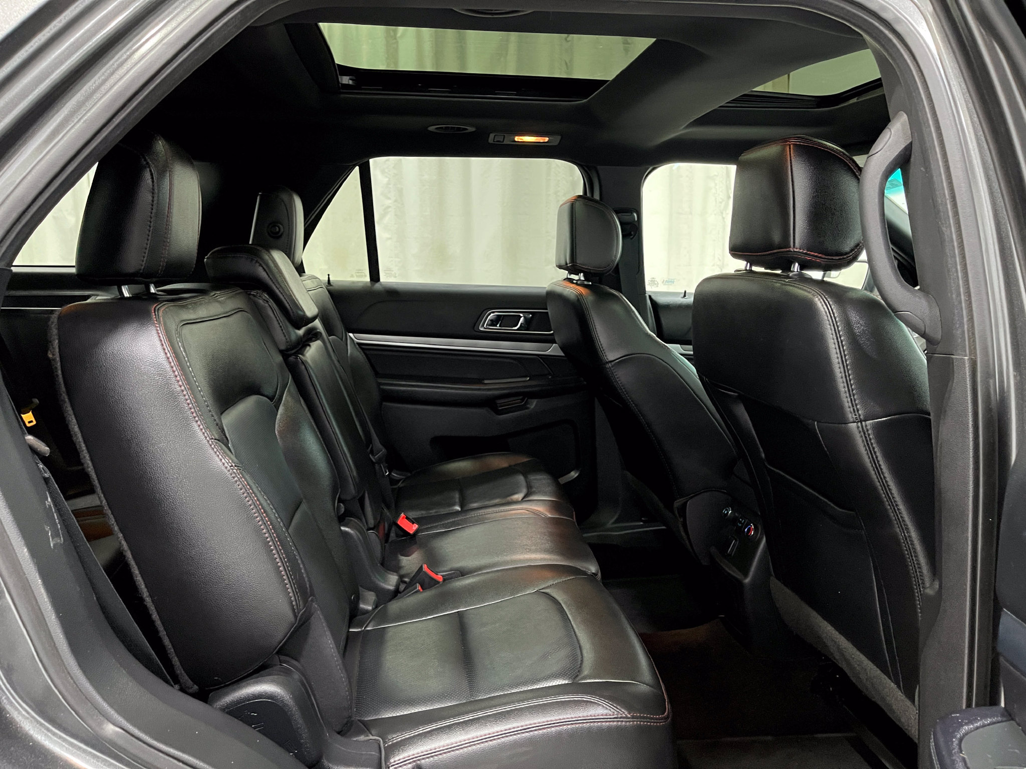 Used 2017 Ford Explorer Sport AWD/4WD image 33