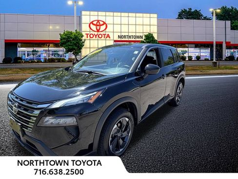Used 2025 Nissan Rogue SV AWD/4WD image 1