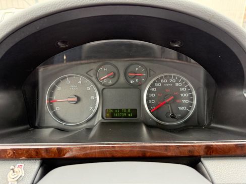 Used 2005 Ford Five Hundred SEL image 25