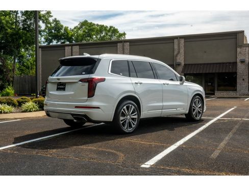 Used 2020 Cadillac XT6 Premium Luxury w/ Platinum Package FWD image 5