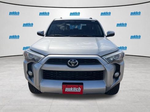 Used 2019 Toyota 4Runner SR5 AWD/4WD image 2