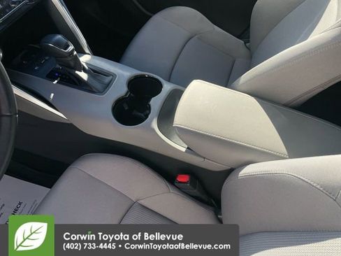 Certified 2022 Toyota Venza LE image 17