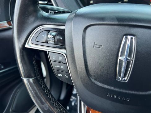 Used 2019 Lincoln Nautilus Reserve image 38