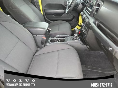 Used 2023 Jeep Gladiator Sport AWD/4WD image 11