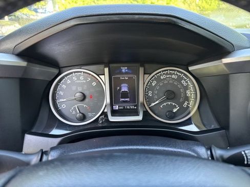 Used 2017 Toyota Tacoma SR5 w/ Tow Package RWD image 25