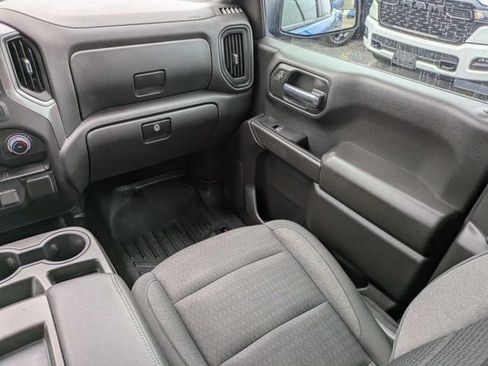 Used 2023 Chevrolet Silverado 1500 Custom AWD/4WD image 17