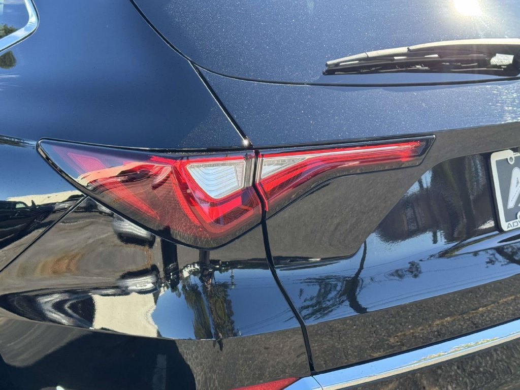 Certified 2023 Acura MDX w/ Advance Package AWD/4WD image 9