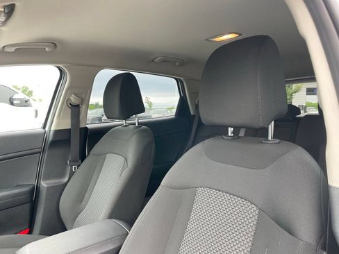 New 2026 Kia Sportage LX w/ LX Convenience Package FWD image 21