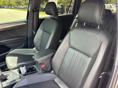 Certified 2023 Volkswagen Tiguan SE R-Line FWD image 10