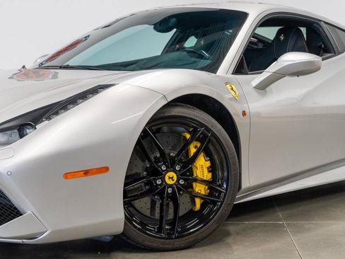 Used 2018 Ferrari 488 GTB image 25