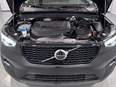 Certified 2026 Volvo XC40 B5 Plus AWD/4WD image 29