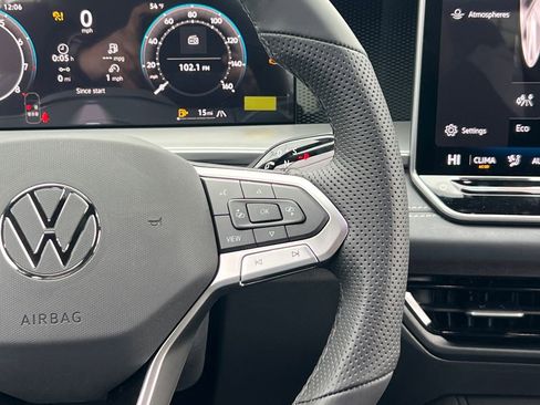 New 2026 Volkswagen Tiguan SE R-Line image 25