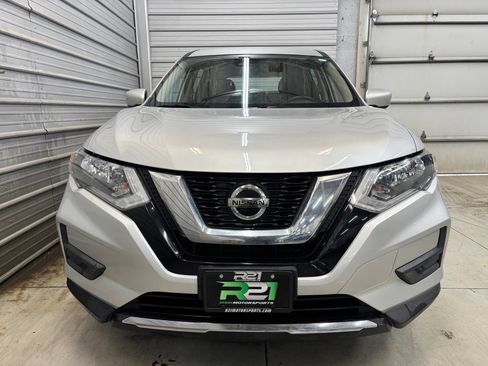 Used 2019 Nissan Rogue S AWD/4WD image 2