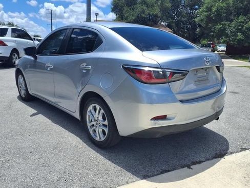Used 2017 Toyota Yaris iA FWD image 5