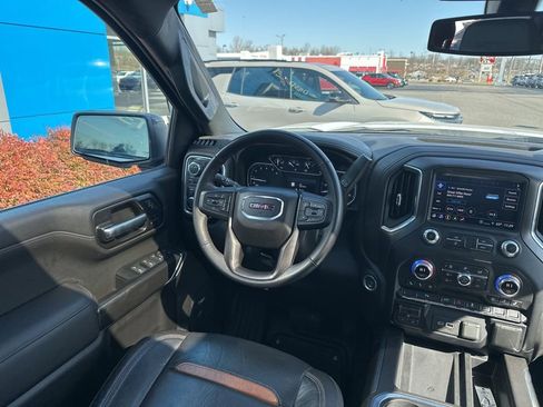 Used 2022 GMC Sierra 1500 AT4 w/ AT4 Premium Package image 12