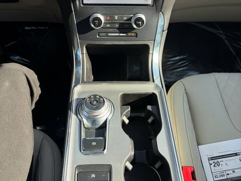 Used 2023 Ford Edge Titanium w/ Equipment Group 301A image 10