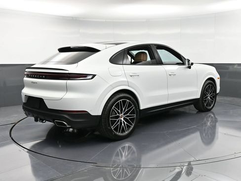 Certified 2025 Porsche Cayenne Coupe AWD/4WD image 8