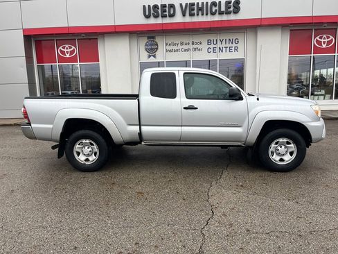 Used 2012 Toyota Tacoma 4x4 Access Cab V6 image 6