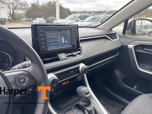 Used 2019 Toyota RAV4 XLE image 16