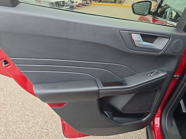 Used 2022 Ford Escape Titanium w/ Titanium Elite Package FWD image 18