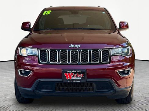 Used 2018 Jeep Grand Cherokee Laredo AWD/4WD image 2