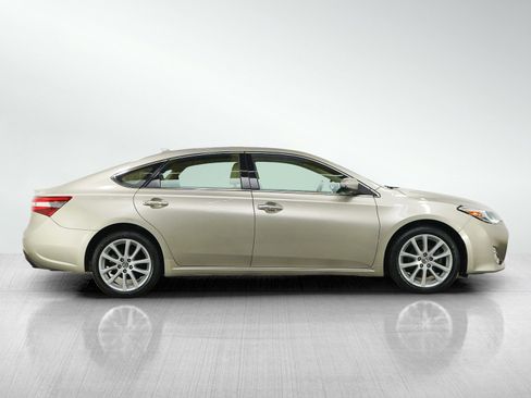 Used 2013 Toyota Avalon Limited FWD image 6