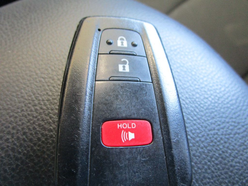 Used 2025 Toyota RAV4 XLE FWD image 45