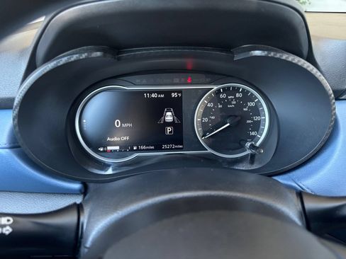 Used 2025 Nissan Versa SV FWD image 39