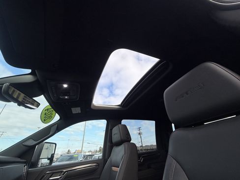 Used 2024 GMC Sierra 2500 AT4 w/ AT4 Premium Plus Package image 14