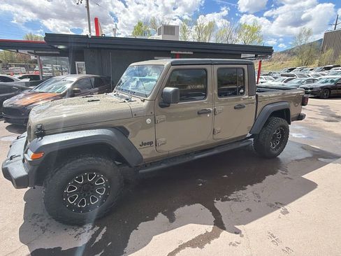Used 2020 Jeep Gladiator Sport w/ Quick Order Package 24S AWD/4WD image 3