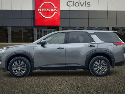 Used 2022 Nissan Pathfinder SV w/ SV Premium Package image 6