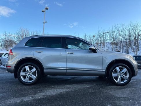 Used 2011 Volkswagen Touareg Hybrid image 11