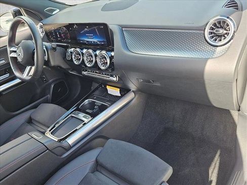 Used 2025 Mercedes-Benz GLA 250 image 21
