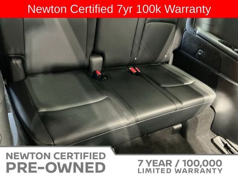 Used 2024 Nissan Pathfinder SL AWD/4WD image 21