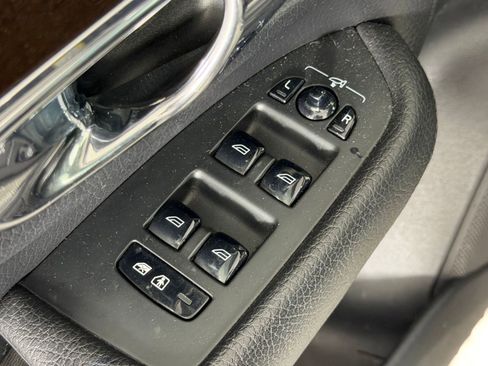 Used 2016 Volvo XC90 T6 Momentum w/ Momentum Plus Package image 23