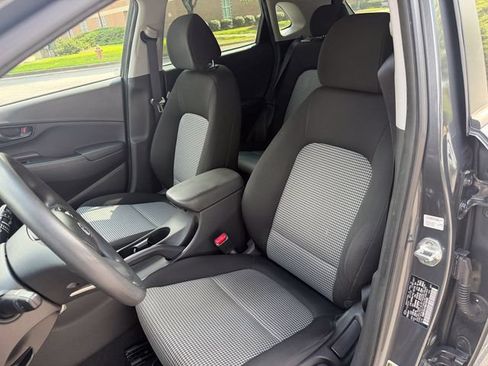 Used 2021 Hyundai Kona SE FWD image 11