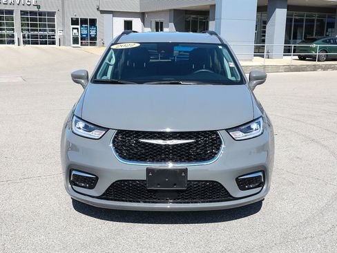 Used 2022 Chrysler Pacifica Touring-L FWD image 10