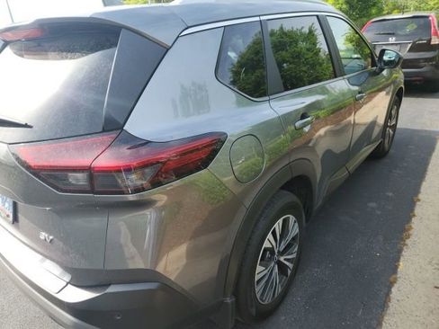 Used 2023 Nissan Rogue SV w/ SV Premium B Package image 10