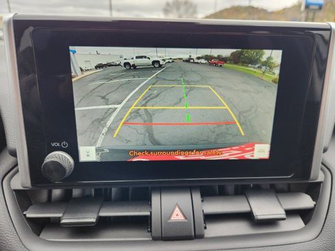 Used 2025 Toyota RAV4 XLE image 41