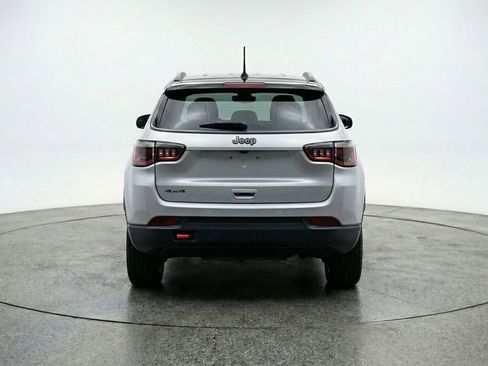 Used 2025 Jeep Compass Trailhawk image 7