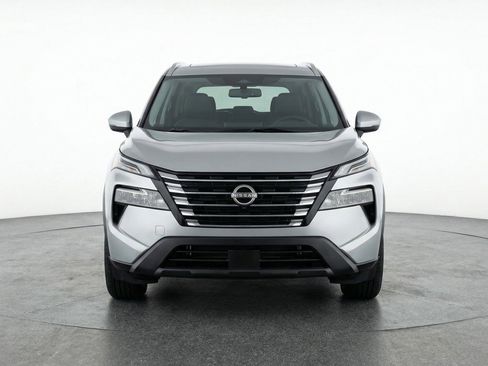 Used 2025 Nissan Rogue SV FWD image 2