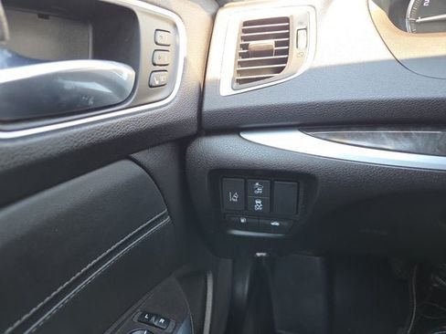 Used 2018 Acura TLX FWD image 21