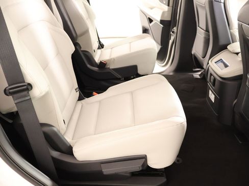 New 2026 Lincoln Navigator Premiere AWD/4WD image 16