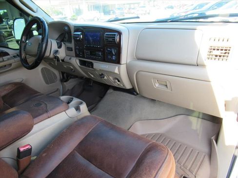 Used 2006 Ford F350 Lariat image 11