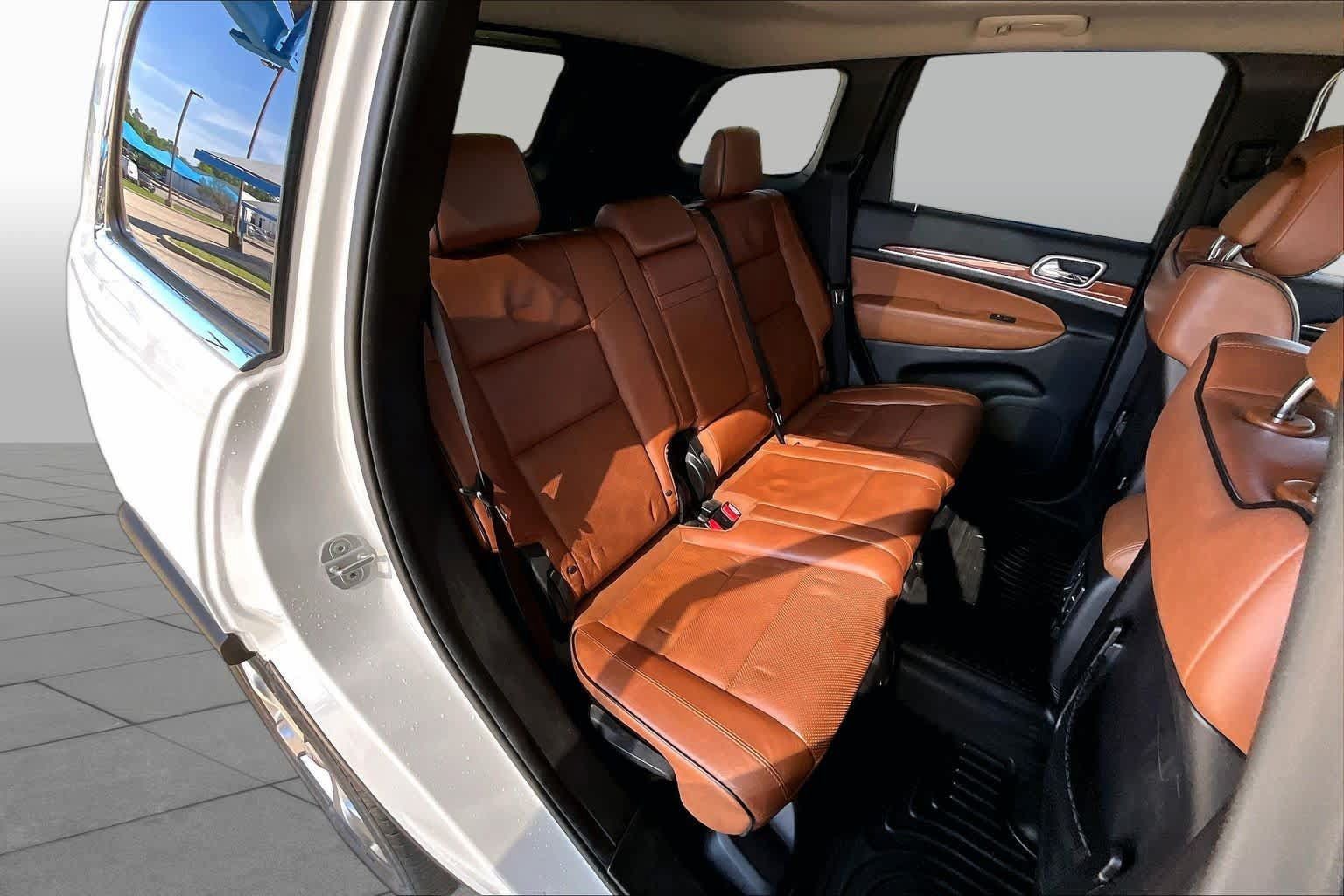 Used 2012 Jeep Grand Cherokee Overland AWD/4WD image 19
