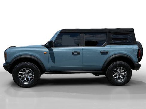Used 2021 Ford Bronco Badlands image 2