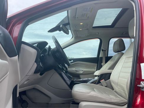 Used 2016 Ford Escape Titanium w/ Equipment Group 301A AWD/4WD image 8
